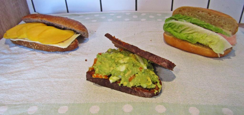 <a href="/rezepte/super-sandwiches-avocado-paprika-ei">Super-Sandwiches: Avocado-Paprika-Ei</a>